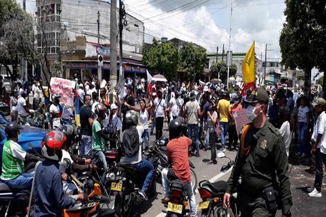 Colombia protesta contra brutalidad policial y masacres