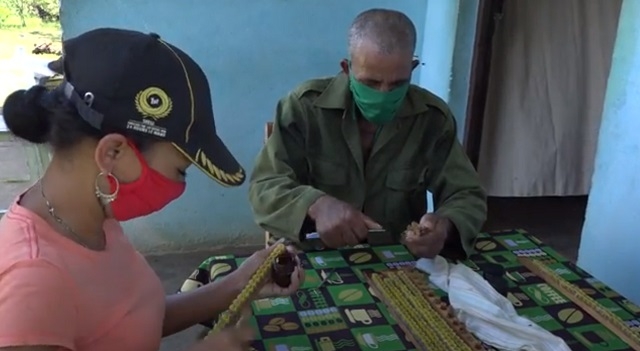 En Baracoa: una familia de miel