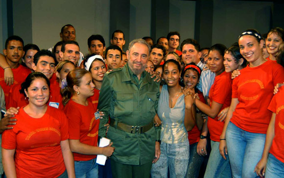 Encuentro juvenil internacional rinde homenaje a Fidel