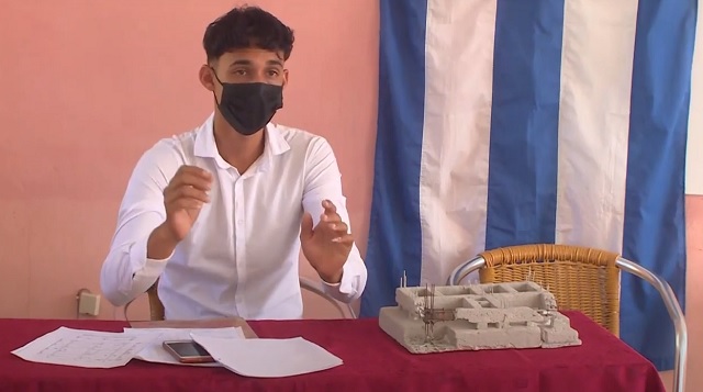 Nueva graduación de técnicos en  Construcción Civil, Forestal, Informática y Electricidad en el municipio de San Antonio del Sur, Guantánamo