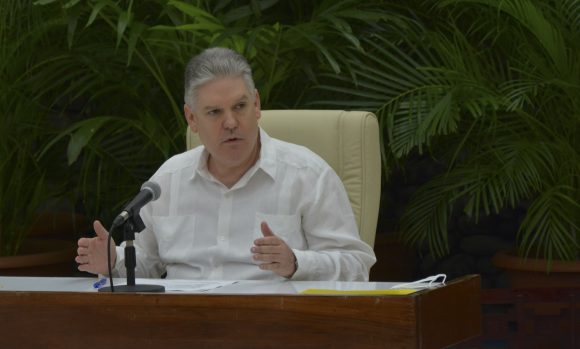 Ministro de Economía Alejandro Gil Fernández afirma que pese a tensa situación económica, Cuba no renuncia a su meta de crecer 6 por ciento en 2021