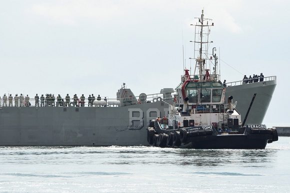 Zarpó de México segundo buque con ayuda humanitaria para Cuba