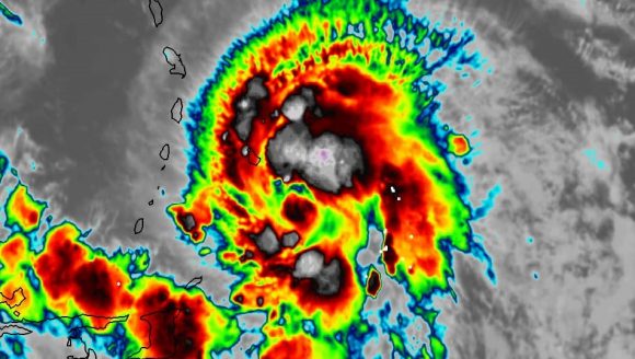 Tormenta tropical Elsa con poco cambio en las últimas horas