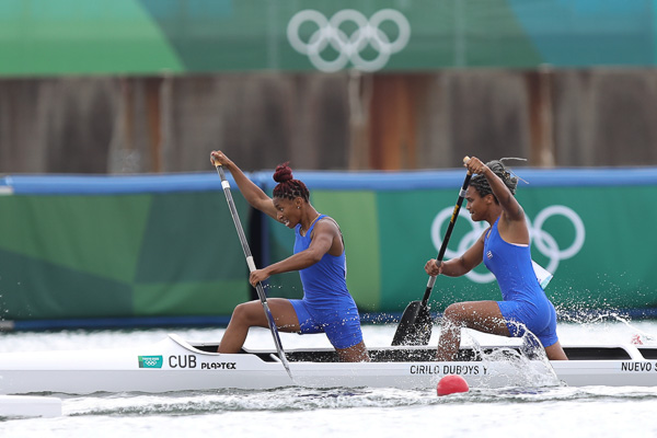 Canoístas Cirilo y Nuevo logran sexto lugar olímpico