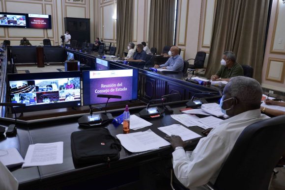 Consejo de Estado aprobó decretos-leyes sobre las MIPYMES y otros actores de la economía cubana