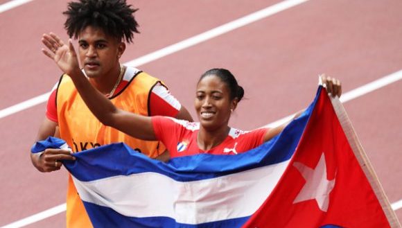 Omara Durand comenzó su cosecha: ¡Oro en la vuelta al óvalo!