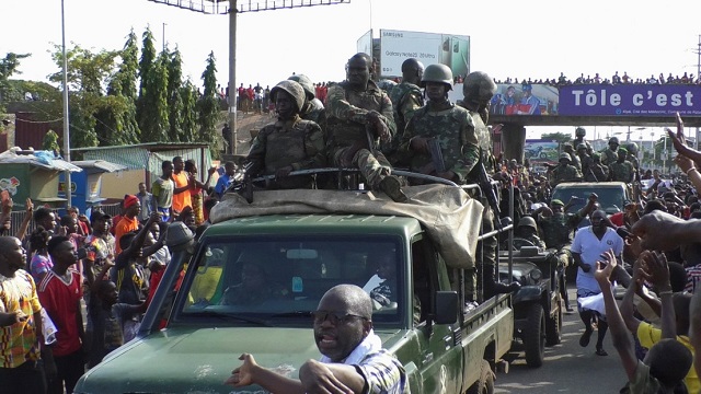 Las fuerzas especiales de Guinea confirman el golpe de Estado en el país y la detención del presidente