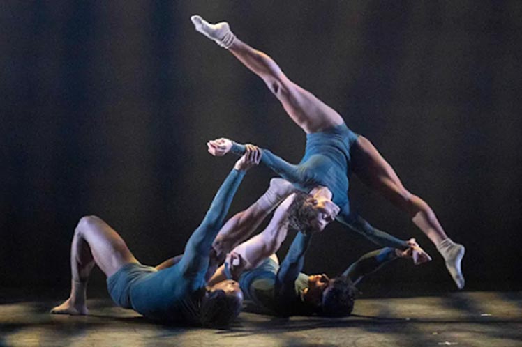 Acosta Danza de Cuba brilla en presentaciones en Madrid