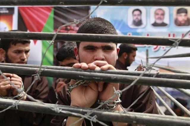 Cientos de palestinos continuarán protesta en cárceles israelíes