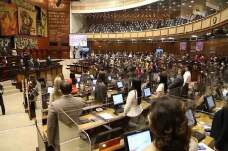 Parlamento de Ecuador evalúa informe sobre crisis carcelaria