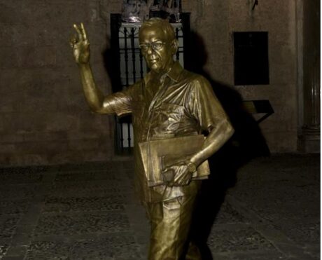 Eusebio vuelve, en bronce, a andar La Habana