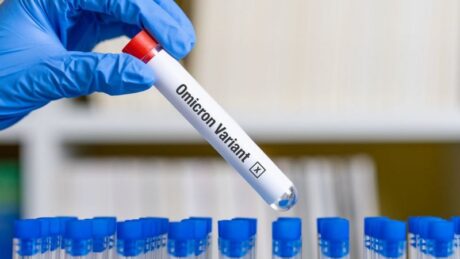 Reino Unido registra primera muerte por variante Ómicron