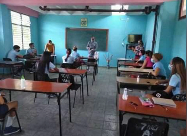 Más de 40 estudiantes ingresan al Colegio Universitario en Sana Antonio del Sur