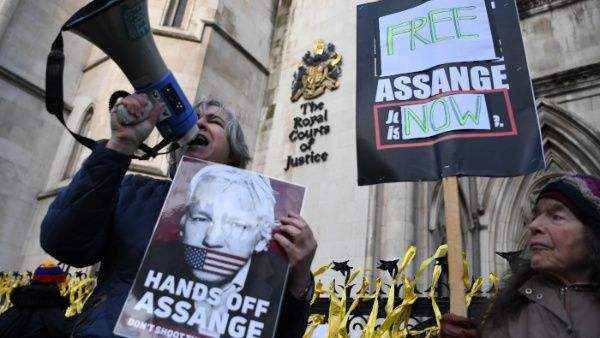 Justicia británica autoriza extradición de Assange a EE.UU.