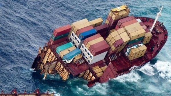 Naufragio de un carguero en China deja al menos nueve muertos