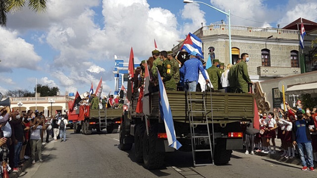 Una Caravana que no deja caer sus banderas