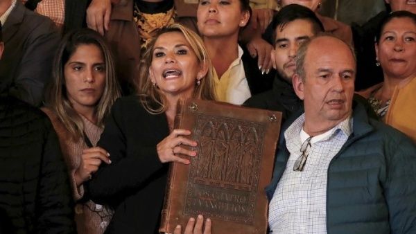 Inicia juicio contra expresidenta de facto de Bolivia Jeanine Áñez