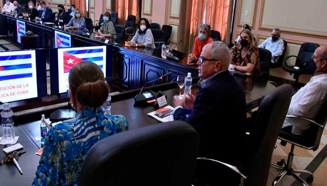 Embajadores de UE conocen detalles sobre proceso legislativo de Cuba