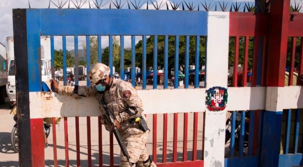Dominicana inicia construcción de muro fronterizo con Haití