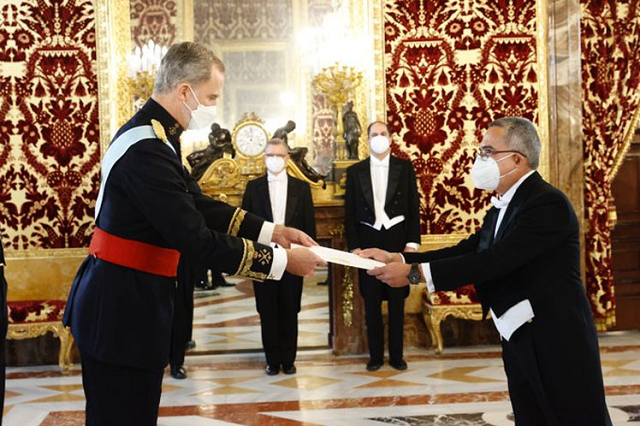 Embajador de Cuba presenta cartas credenciales ante Rey de España