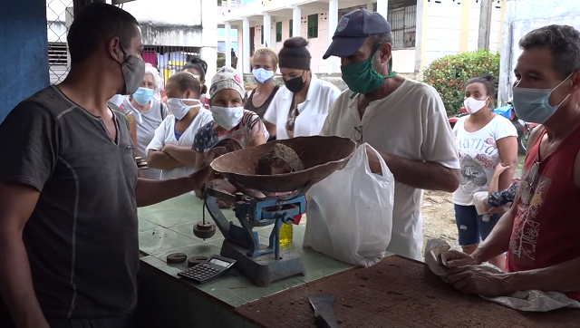 Chequean abastecimiento de mercados agropecuarios en Baracoa 