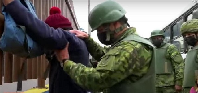 Policía intensifica control de armas en capital de Ecuador