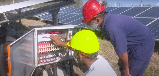 Una apuesta en Guantánamo por la energía solar 