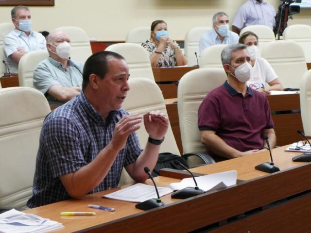 Alertas en Cuba ante ligero repunte de casos de COVID-19