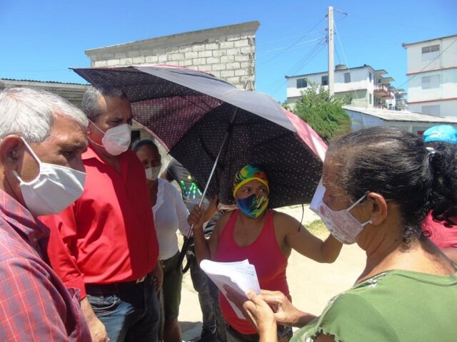 Gobernador de Guantánamo chequea marcha del programa para desarrollo integral de Baracoa 