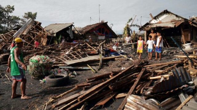 Más de 40 muertos y miles de evacuados tras paso de la tormenta tropical Megi en Filipinas