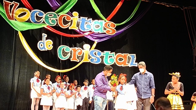 Dan a conocer los ganadores del concurso Vocecitas de Cristal