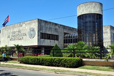 Saluda presidente cubano aniversario 27 del Centro de Inmunología Molecular